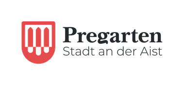 Logo, Text