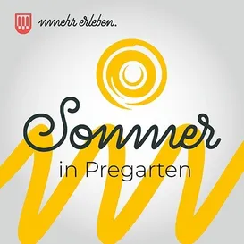 Ein Logo für 'Sommer in Pregarten' mit einer gelben Sonne und 'Mehr erleben' in Rot und Weiß oben.