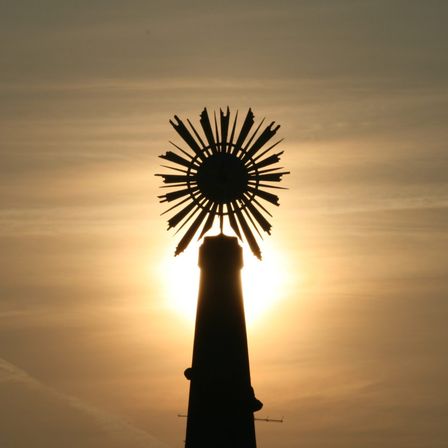 Bild enthält, Nature, Outdoors, Sky, Sunlight, Flare, Light, Silhouette, Sunset