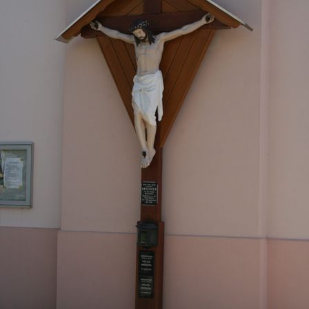 Bild enthält, Cross, Symbol, Crucifix, Person