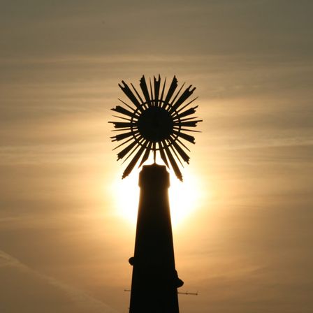 Bild enthält, Nature, Outdoors, Sky, Sunlight, Flare, Light, Silhouette, Sunset