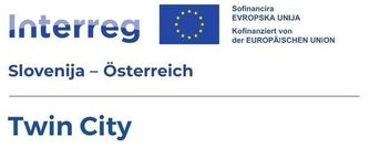 Das Interreg Slowenien-Österreich-Logo mit der EU-Flagge und dem Text 'Sofinanzira Evropska Unija'. Darunter steht 'Kofinanziert von der Europäischen Union'. 'Slowenien-Österreich Twin City' steht unten.