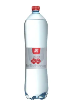 Eine Flasche Mineralwasser aus Bad Radkersburg, beschriftet mit Calcium- und Magnesiumgehalt.
