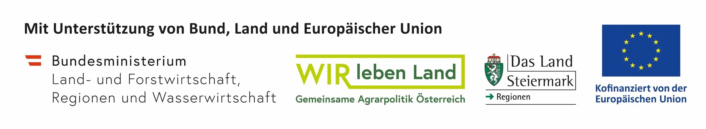 Ein weißes Logo mit den Worten 'Land und Europäische Union' oben und 'WIR leben Land' darunter, mit einer grünen Linie darunter. Das Logo repräsentiert die 'Gemeinsame Agrarpolitik Österreich', eine gemeinsame Agrarpolitik in Österreich.