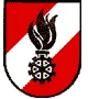 Ein heraldisches Schild, diagonal in rote und weiße Abschnitte geteilt, mit einer zentralen Flamme, umgeben von einem Zahnrad.