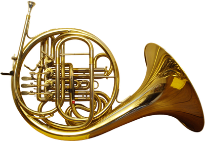 Ein goldener französischer Horn mit komplizierten Designs und polierter Oberfläche wird vor schwarzem Hintergrund dargestellt.