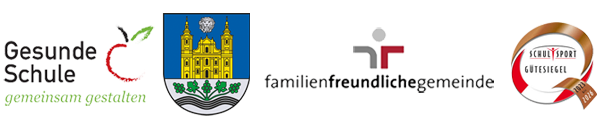Auf schwarzem Hintergrund sind mehrere Logos zu sehen: 'Gesunde Schule' mit einem Apfelsymbol, ein Kirchturm, 'familienfreundliche gemeinden' und ein rundes Logo mit 'SCHULSPORT GUTESIEGEL'.