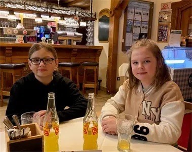 Indoors, Restaurant, Person, Photobombing, Child, Female, Girl, Pub, Portrait, Urban