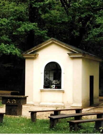 Bench, Furniture, Grass, Plant, Outdoors, Shelter, Vegetation, Tree, Dog House, Graveyard