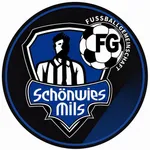 Ein Fußballlogo mit einem Mann in einem gestreiften Hemd und Krawatte, der einen Fußball hält, mit den Worten 'Schönwies Mils' und 'Fussballgemeinschaft' darunter geschrieben.