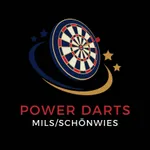 Ein Dartboard mit einem Dart, umgeben von Sternen, mit dem Text 'Power Darts Mils/Schönwies' auf schwarzem Hintergrund.