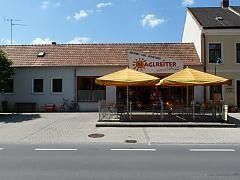 Bild enthält, City, Street, Urban, Outdoors, Shelter, Indoors, Restaurant, Neighborhood, Cafeteria, Canopy