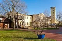 House, Housing, Villa, Grass, Neighborhood, City, Potted Plant, Yard, Hacienda, Backyard