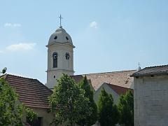 Bild enthält, Bell Tower, Tower, Cathedral, Church, Clock Tower, Housing, Monastery, House, Roof
