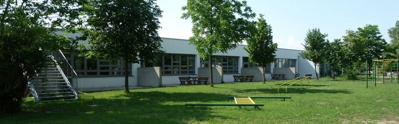 Grass, Lawn, Hotel, Bench, Resort, Backyard, Nature, Outdoors, Shelter, School
