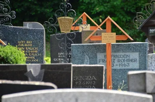 Tomb, Gravestone
