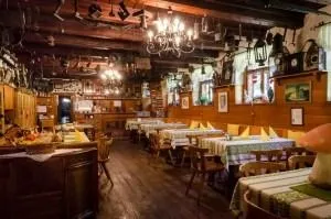Chandelier, Lamp, Bar, Pub