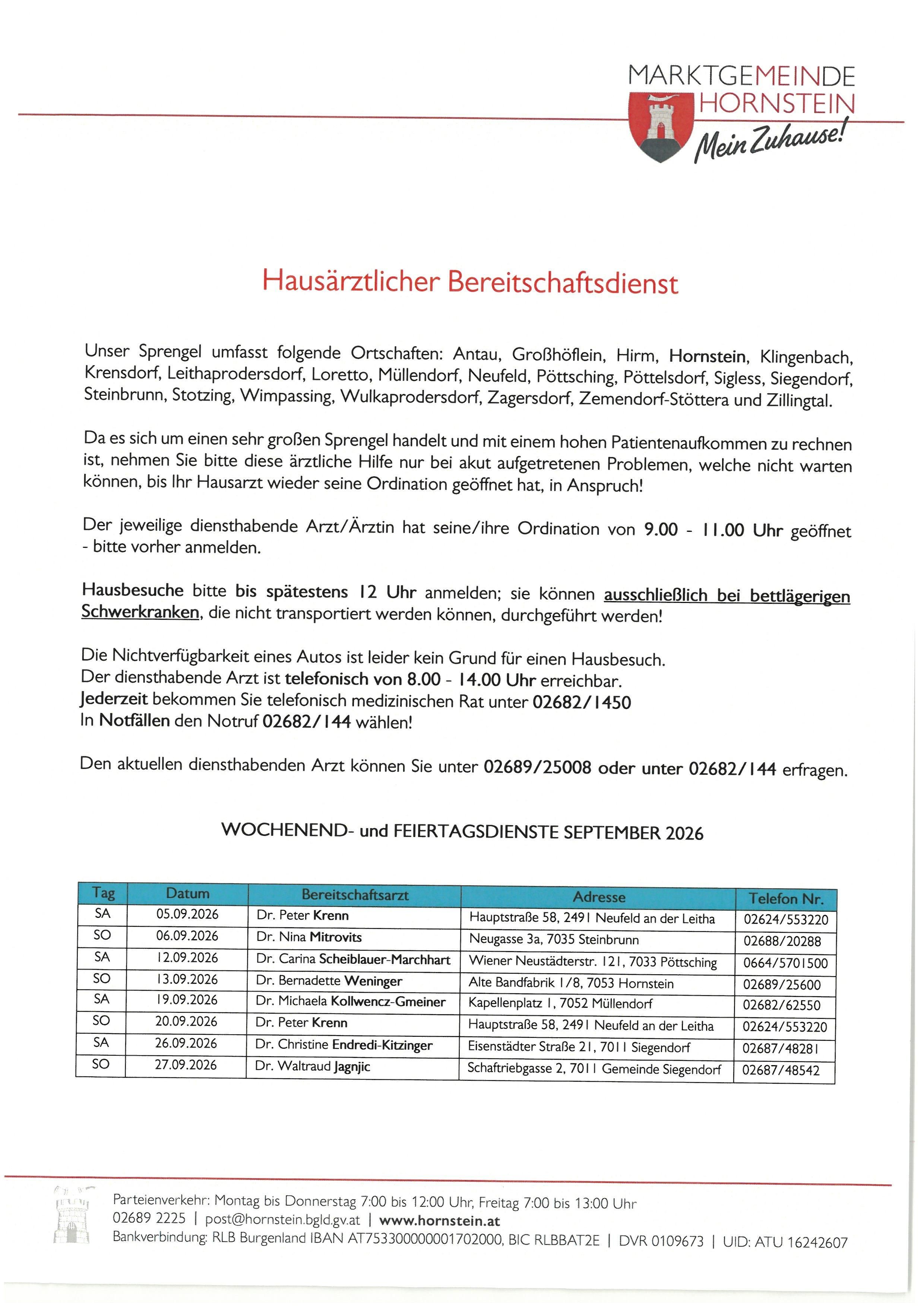 Eine Praxismitteilung listet verschiedene Orte und Kontaktdaten für Hausbesuche und Notfalldienste auf. Die Mitteilung enthält einen Zeitplan für Wochenend- und Feiertagsdienste im September 2026.