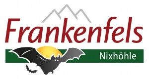 Frankenfels Logo mit einer Fledermaus vor einem Sonnenuntergang im Hintergrund und dem Text Nixhohle in Fettschrift darunter.