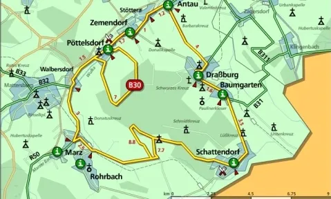 Eine Karte, die eine Route mit verschiedenen Sehenswürdigkeiten und Straßennummern zeigt, einschließlich B30 und B31. Die Karte ist farblich mit grünen und gelben Linien gekennzeichnet.