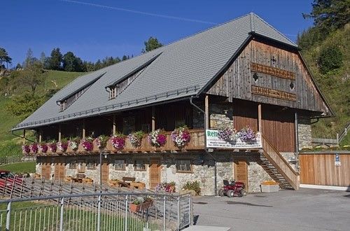 Bild enthält, Outdoors, Nature, Building, Cottage, Housing, Countryside, Barn, Farm, Rural, Wheel
