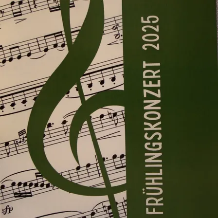 Abbildung der Titelseite eines Musikprogramms für das Frühlingskonzert 2025. Es zeigt musikalische Noten im Hintergrund.