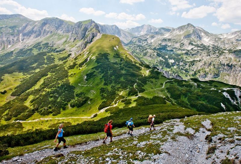 Bild enthält, Hiking, Nature, Outdoors, Person, Bag, Walking, Backpack, Backpacking, Shoe, Peak