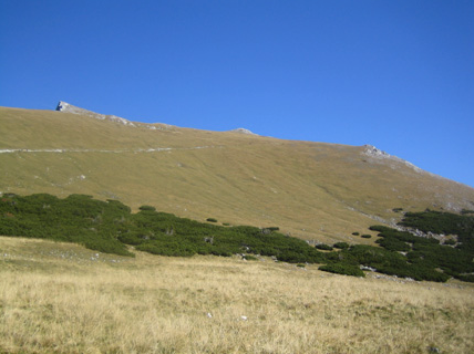 Bild enthält, Slope, Countryside, Hill, Nature, Outdoors, Grass, Grassland, Plateau, Scenery, Peak