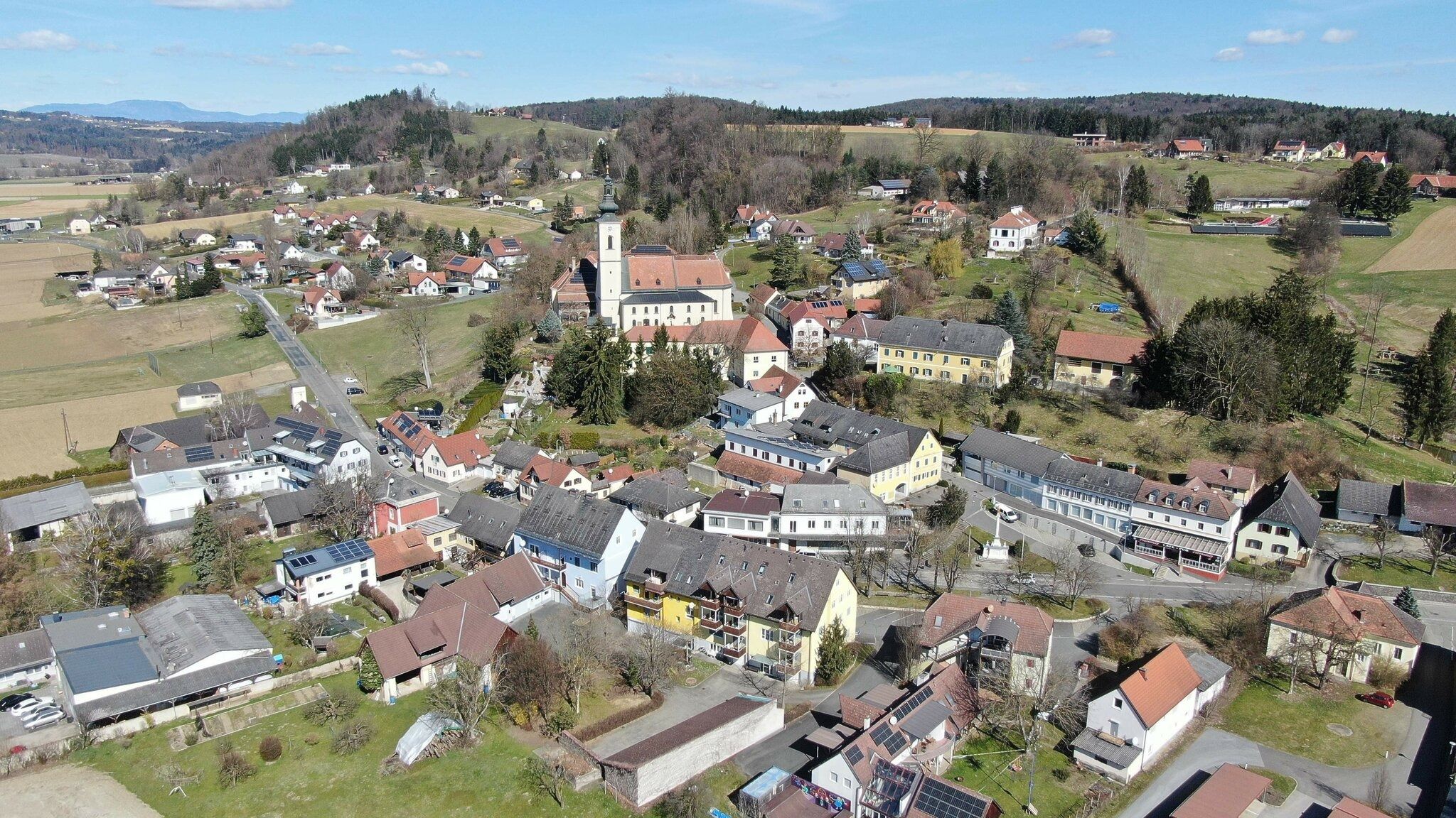 Outdoors, Building, Nature, Countryside, Rural, Village, Housing, Suburb