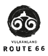 Schwarzes kreisförmiges Logo mit weißem Brillendesign, das 'Vulkanland Route 66' liest.