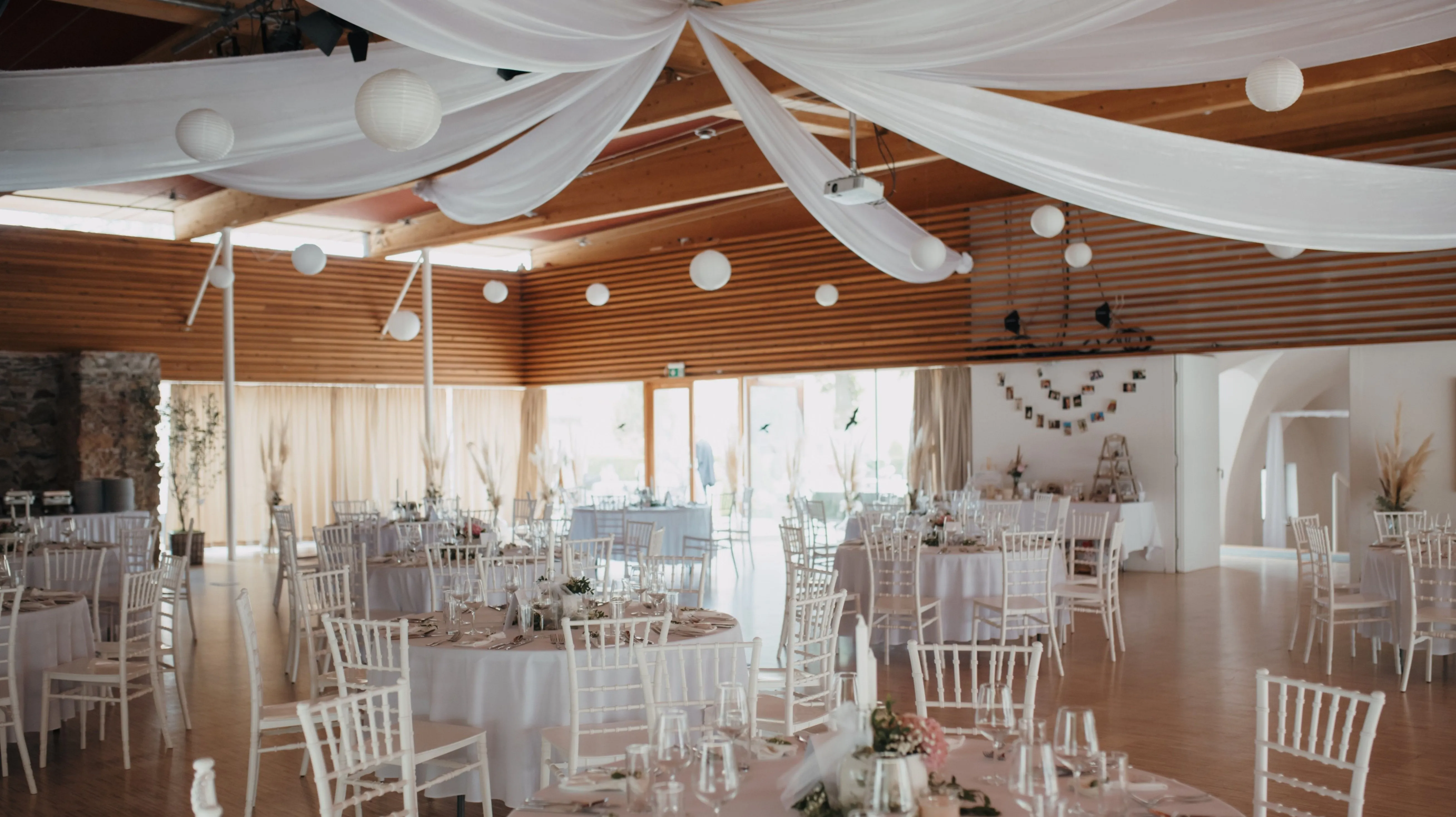 Indoors, Hall, Fun, Banquet, Chair, Furniture, Lamp, Reception Room, Plant, Person