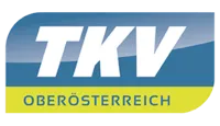 Das Logo für TKV Oberösterreich, mit dem Namen TKV in weißen Großbuchstaben auf blauem und gelbem Hintergrund mit weißem Rand.
