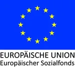 Die Flagge der Europäischen Union mit einem Kreis gelber Sterne auf blauem Hintergrund. Darunter steht 'EUROPAISCHE UNION' und 'Europaischer Sozialfonds'.