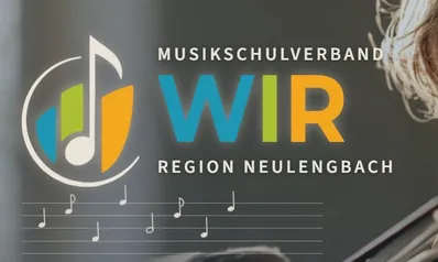 Das Logo einer Musikorganisation mit dem Text 'WIR' und 'REGION NEULENGBACH' auf einem grauen Hintergrund mit musikalischen Noten.