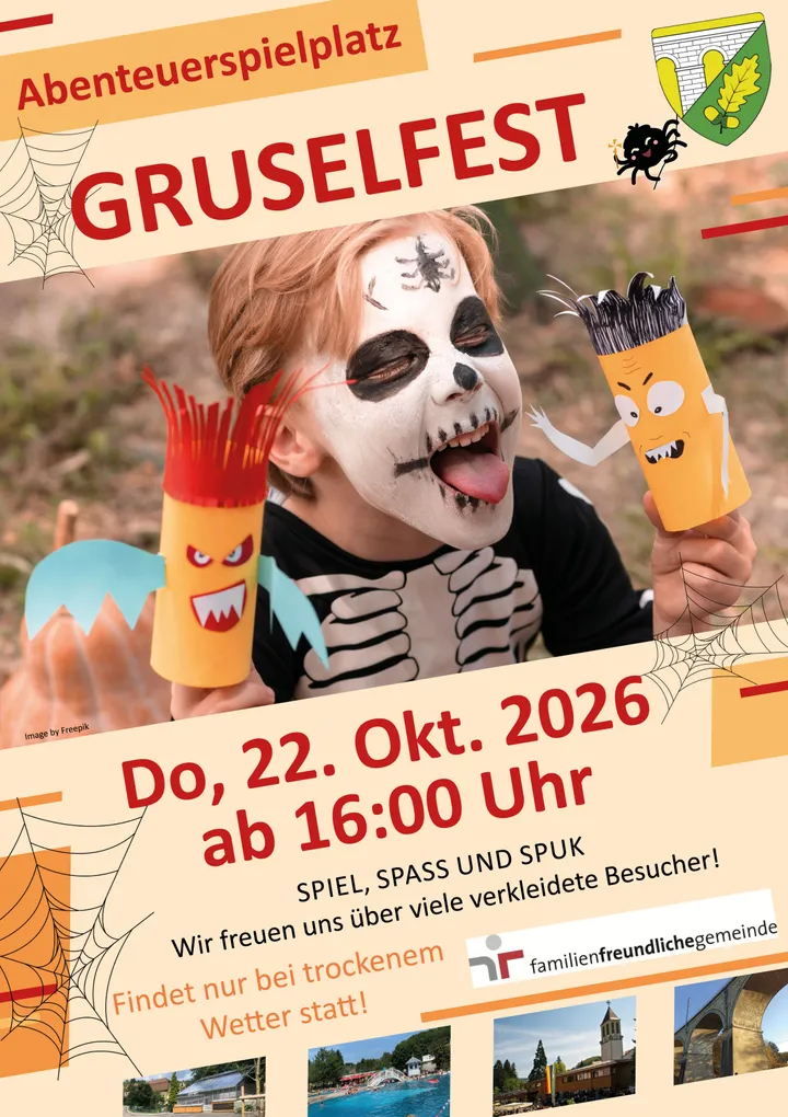 Abschnittsbild: Ein Plakat für Gruselfest, ein Halloween-Event, das ein Kind mit einer spinnenartigen Maske und einem Papierbastel zeigt.