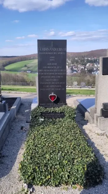 Tomb, Gravestone