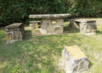 Tomb, Bench, Furniture, Gravestone, Outdoors