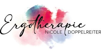 Das Logo für Ergotherapie Nicole Doppelreiter zeigt einen farbenfrohen Aquarellhintergrund, auf dem der Name in einer stilisierten Schrift geschrieben ist. Die Farben sind rosa, blau und lila.