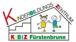 Das Logo des Kinderbildungszentrums Furstenbrunn, mit einem Haus und Treppen und zwei Kindern, die Händchen halten.
