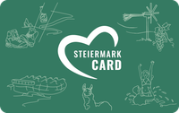Ein grüner Hintergrund mit einem weißen Herzsymbol und den Worten 'Steiermark Card'. Um das Herz herum befinden sich verschiedene Illustrationen, darunter ein Boot, eine Windmühle, eine Person mit Rucksack und ein Kamel.