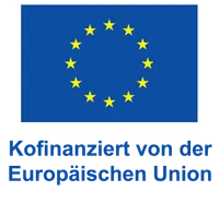 Die Flagge der Europäischen Union mit einem Kreis gelber Sterne auf blauem Hintergrund. Unten steht 'Kofinanziert von der Europäischen Union.'