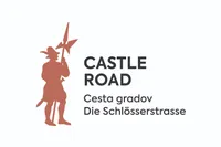 Das Logo zeigt eine mittelalterliche Figur, die eine Lanze hält und auf einer Straße steht, mit den Worten Castle Road und Cesta gradov in fetter schwarzer Schrift.
