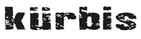 Das Wort 'kurbis' ist in Schwarz auf weißem Hintergrund geschrieben und ähnelt einer Schablonenschrift. Die Buchstaben sind etwas unregelmäßig, wobei einige Teile einen verwitterten Look haben. Das Wort scheint eine spielerische Interpretation des Wortes 'Kürbis' zu sein, möglicherweise für ein saisonales Design.