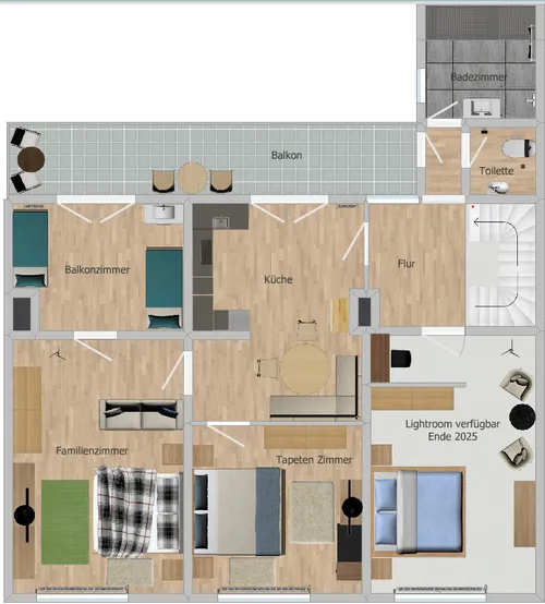 Ein Grundriss zeigt einen Balkon, ein Badezimmer, eine Küche, ein Familienzimmer und zwei Schlafzimmer. Das Wohnzimmer ist mit dem Familienzimmer verbunden. Das Badezimmer umfasst eine Toilette und eine Badewanne.