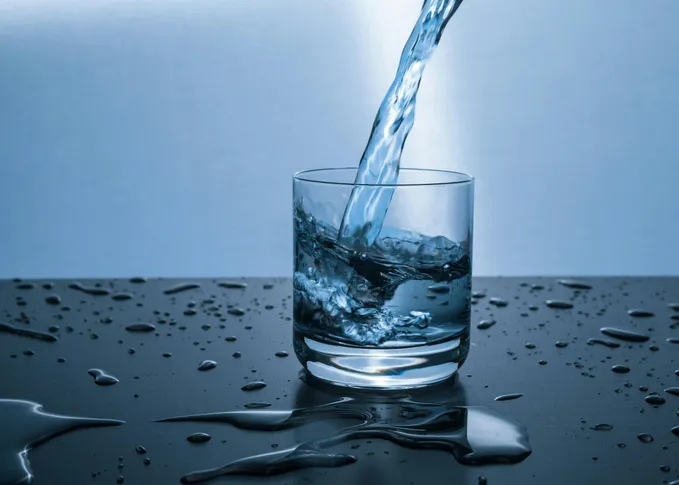 Glass, Water