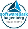 Softwarepark Hagenberg Logo, eine geometrische Form mit einem Dreieck im Inneren, blaue und schwarze Farben, weißer Hintergrund, Text lautet 'Softwarepark Hagenberg Oberösterreich'