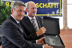 Geschenkübergabe a.d. Vizekanzler Dr. Michael Spindelegger u. Bgm Horst Gangl