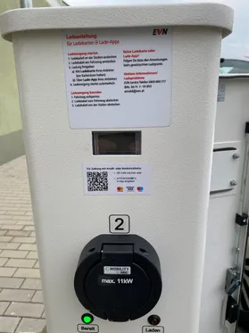 Ladeanleitung seitlich