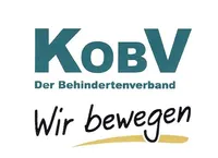 Das Bild zeigt das Logo für KOBV, was für Der Behindertenverband steht. Das Logo zeigt den Text 'Wir bewegen' in einer stilisierten Schrift, begleitet von einer goldenen Linie am unteren Rand.