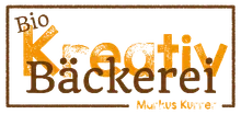Das Bild zeigt ein Logo für 'Bio Kreativ Backerei', geschrieben in einer fetten, gelben Schrift auf schwarzem Hintergrund. Der Name 'Markus Kurrer' ist auch darunter in einer kleineren, braunen Schrift angezeigt.